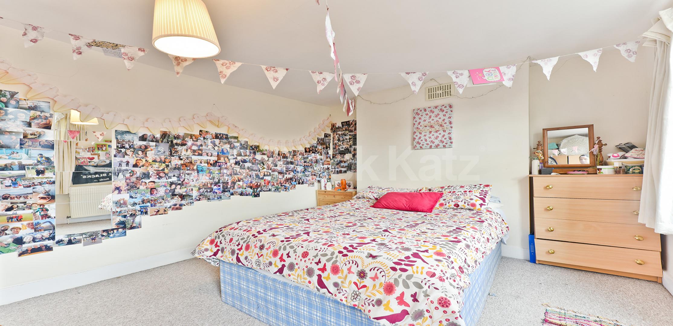 			NEW INSTRUCTION , 4 Bedroom, 2 bath, 1 reception Terraced House			 Henshaw Street, Borough/Elephant and Castle